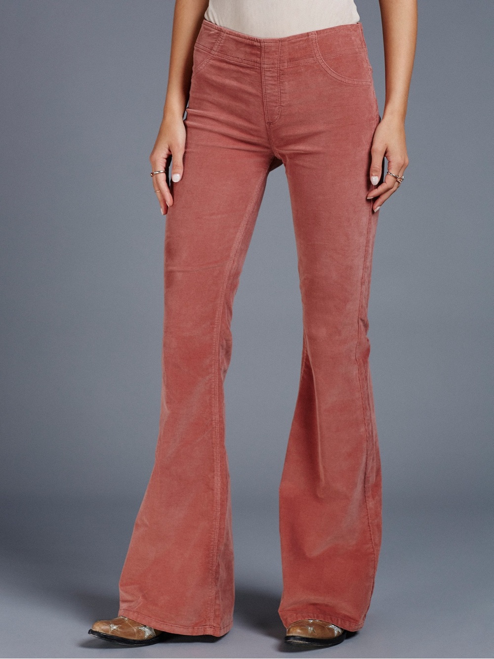FREE PEOPLE Pull-On Stretch Rusty Rose Corduroy Flare Pants Retro Boho Size 26